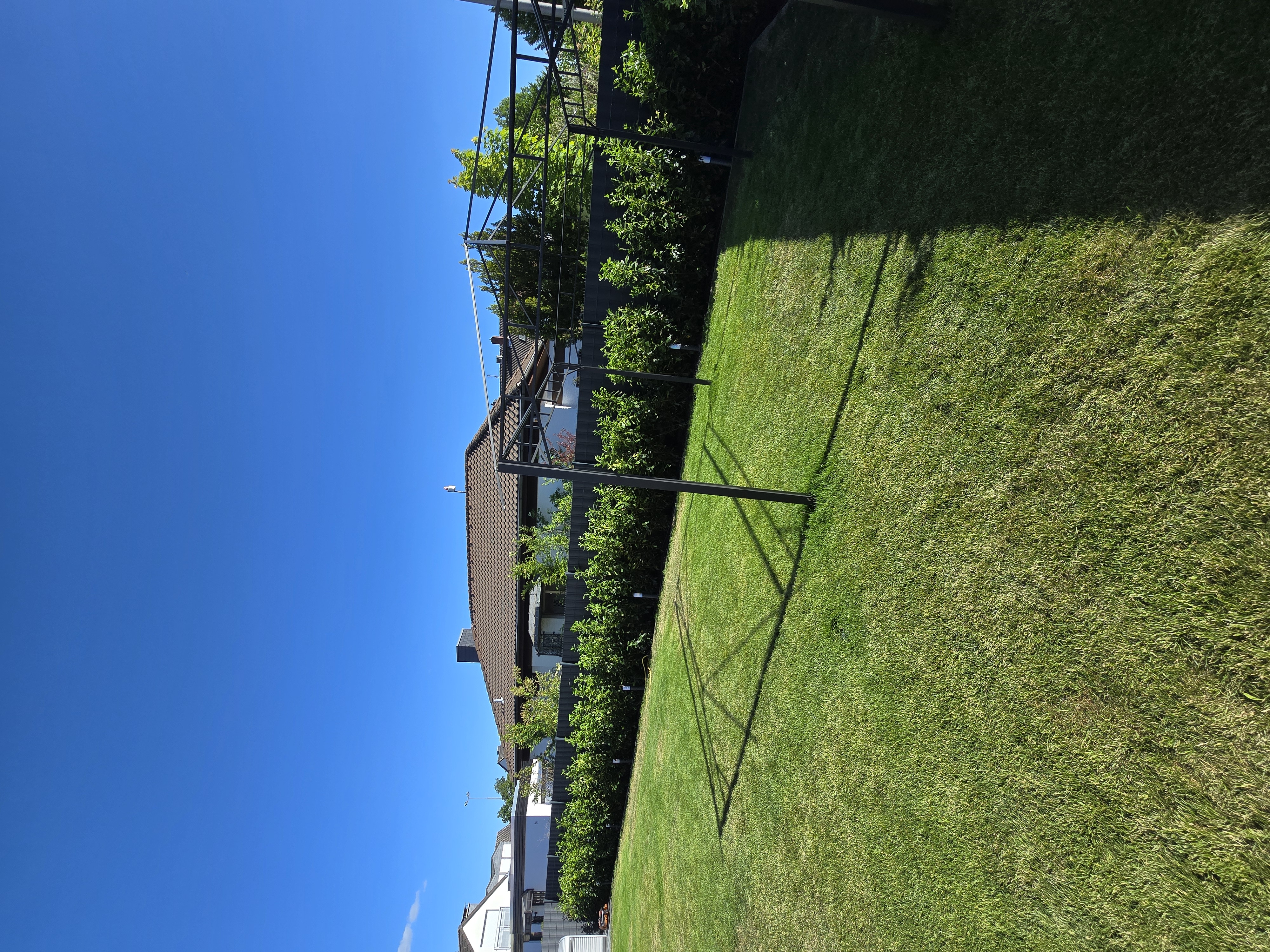 Ein wunderschöner, professionell angelegter Garten